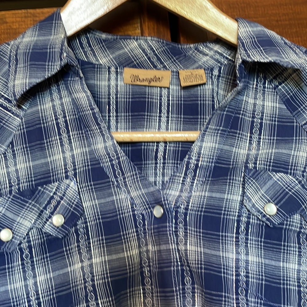Wrangler L snap button down - Picture 3 of 3